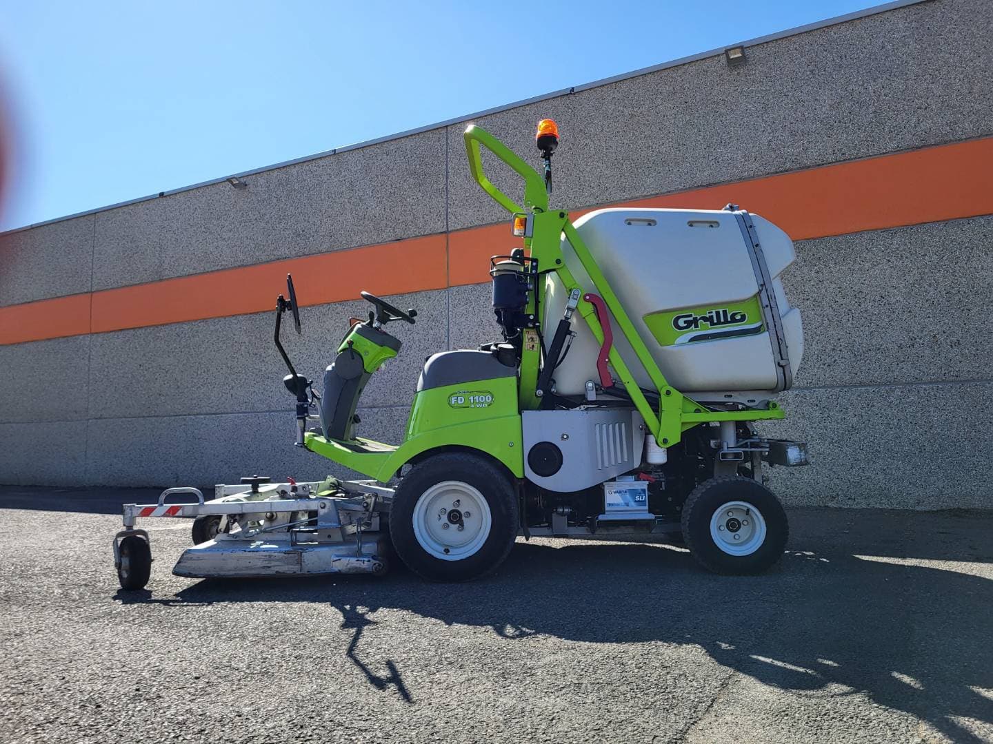 Tondeuse autoportée GRILLO FD1100
