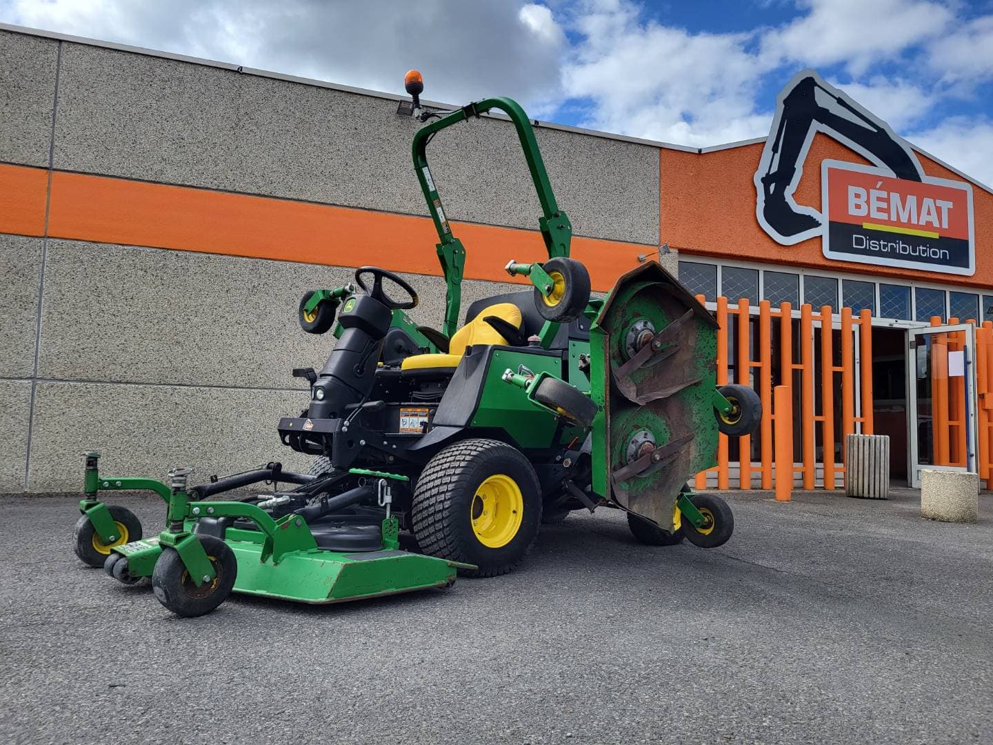 Tondeuse autoportée John Deere 1600 WAM