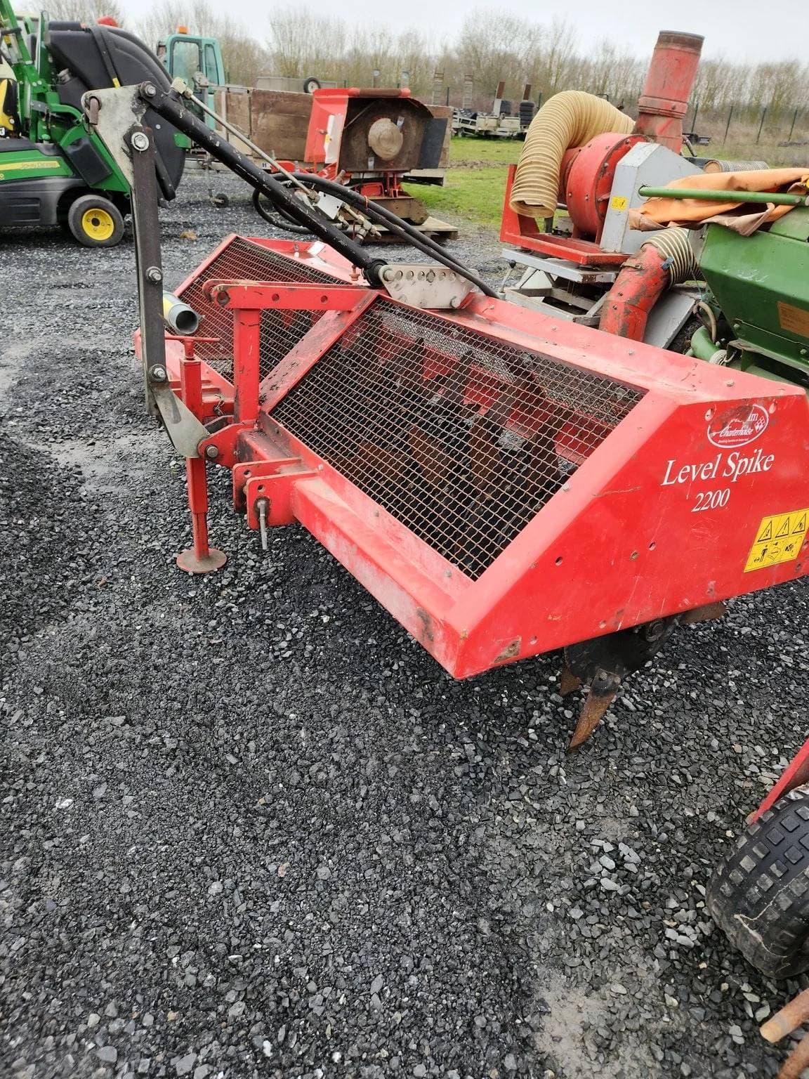 Aérateur de gazon Redexim Level Spike 2200