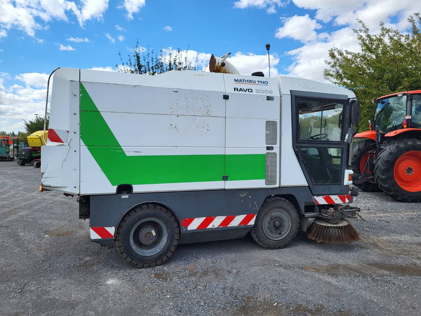 Balayeuse de voirie RAVO C 530